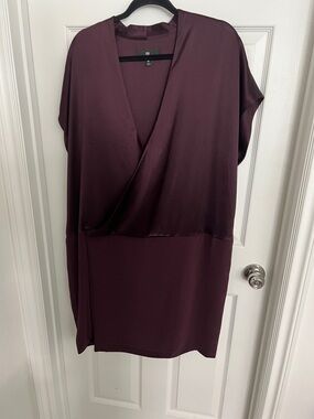 Banana Republic Draped V-Neck Midi Dress in Plum